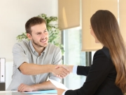 https://www.lemediasocial-emploi.fr/media/cache/resolve/articles_thumbnail/uploads/images/articles-small/5bd18a9e6bf5c_FC-Integrer-un-nouveau-collab%20%281%29.jpg
