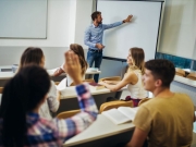 https://www.lemediasocial-emploi.fr/media/cache/resolve/articles_thumbnail/uploads/images/articles-small/5ee13649e24bb_Conseils_Formation%20DEES%20v2.jpeg