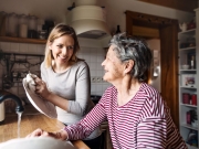 https://www.lemediasocial-emploi.fr/media/cache/resolve/articles_thumbnail/uploads/images/articles-small/5f0788f972ec7_Actu_Maitresse%20de%20maison%201.jpeg