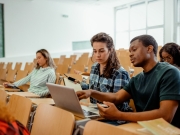 https://www.lemediasocial-emploi.fr/media/cache/resolve/articles_thumbnail/uploads/images/articles-small/66fab62447ac2_GettyImages-2169760192.jpg